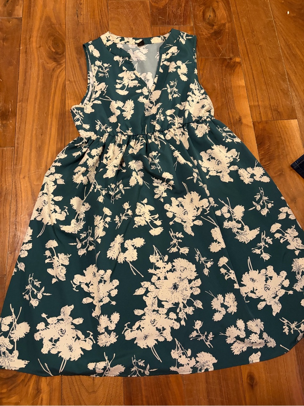 SHEIN Floral Sleeveless Dress with Ivory Print